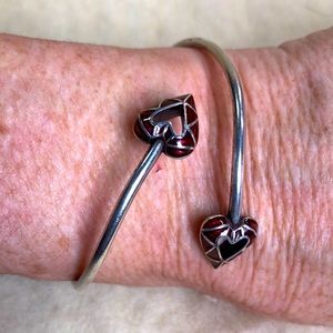 Heart bangle bracelet